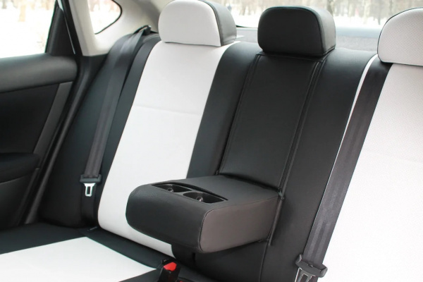 Чехлы на сиденья Daewoo Gentra 2 (2013-2015) белая экокожа и черный бок BM E32-E03-E01-99-1-0-122-17 - Фото 3