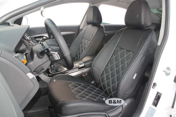 Чехлы на сиденья Mitsubishi ASX I (2010-2013) чёрная перфорированная экокожа + ромб Double Romb P03-E03-E01-12-402-10 - Фото 2