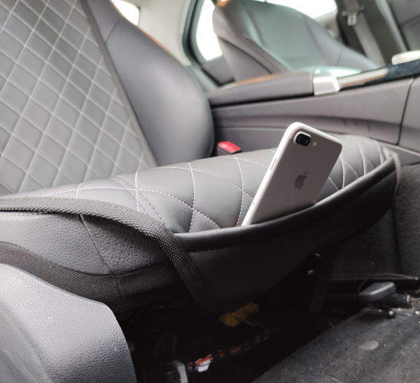 Накидка на сиденье авто черная экокожа ромб с белой строчкой BM - Фото 4